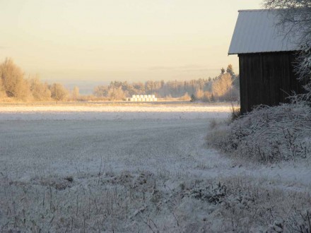 Ladugavel och en solig vinter.