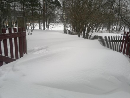 Stigen till och från Ytterholm med snö