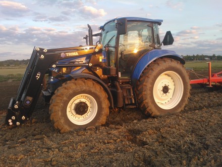 Carrierharvning med New Holland T5.95